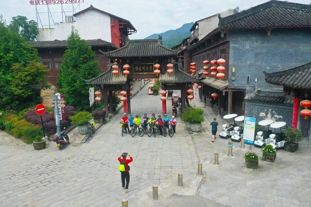 婴儿游泳的水温多少度合适呢？婴儿游泳的注意事项有哪些？游戏画面